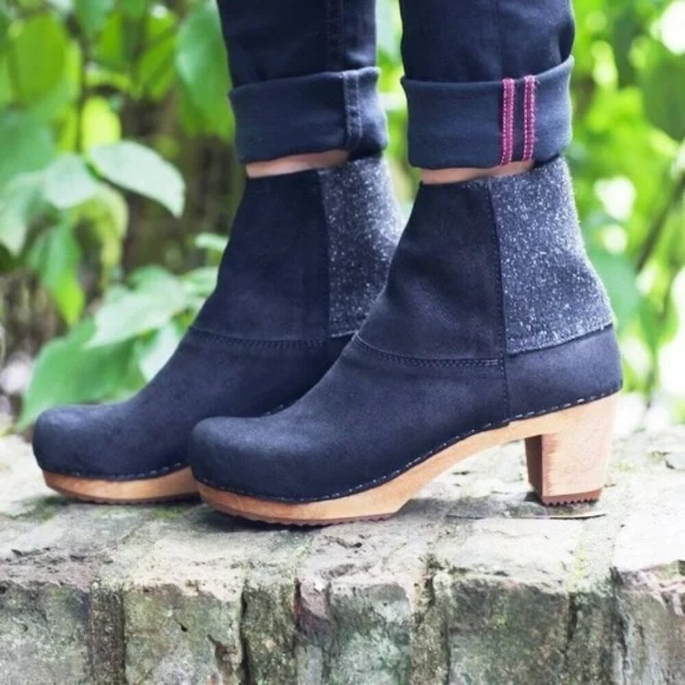Sanita Lilly Square Clog Booties, Suede, Black Charcoal, Rare style, Size 39/8